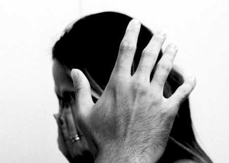 Mulher é esfaqueada pelo irmão em Dourados