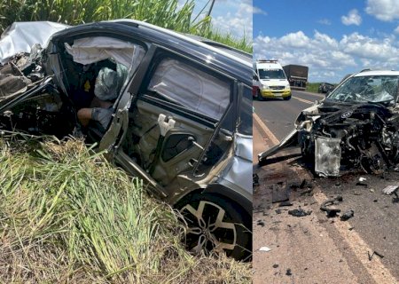 VÍDEO: Quatro pessoas ficam feridas em acidente entre carros na BR-163