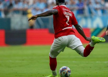 Internacional faz 2 a 0 no Grêmio e fica perto de ser campeão estadual após nove anos
