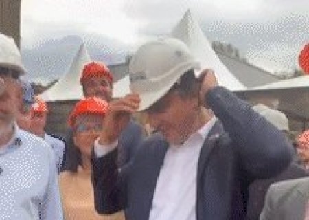 Ministro visita expansão de hospital da UFGD e recebe capacete de “fiscal”