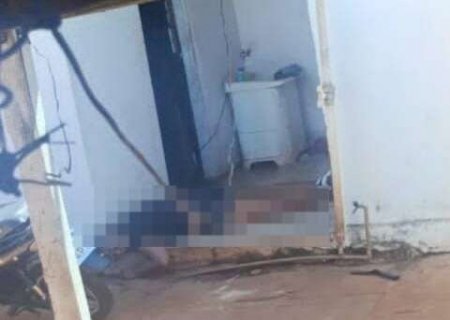 Mulher &eacute; brutalmente agredida a pauladas e encontrada desmaiada em varanda