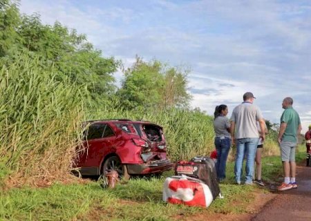 Fam&iacute;lia se livra de ficar presa nas ferragens em engavetamento na BR-163
