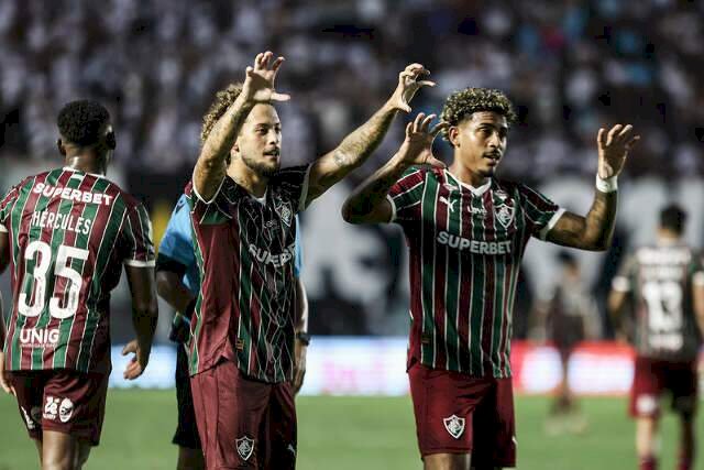 Fluminense vira sobre o Santos na Vila Belmiro em jogo com gola&ccedil;os