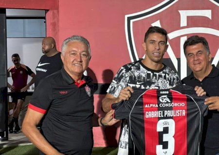 Vitória presenteia Gabriel Paulista, cria da Toca, antes de duelo com o Corinthians