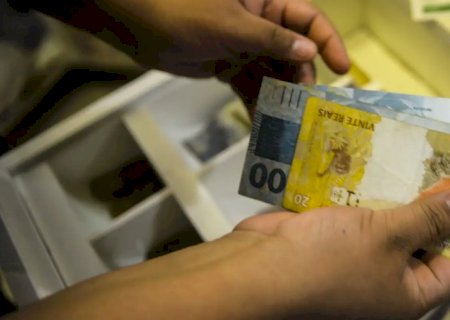 Governo propõe salário mínimo de R$ 1.717 em 2027