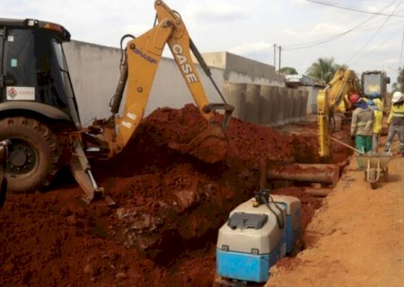 Prefeitura firma contrato de R$ 102,2 milh&otilde;es para obras de asfalto e drenagem