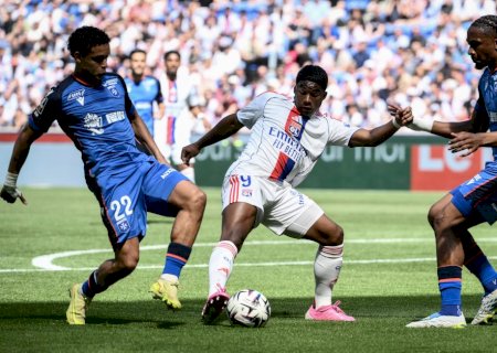 Com Endrick titular, Lyon vence Auxerre e se mantém em terceiro no Francês