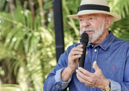 Lula vai a SP para tirar excesso de pele na cabeça e tratar tendinite