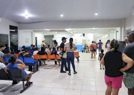 Pacientes enfrentam horas de espera e filas lotam UPAs em Campo Grande