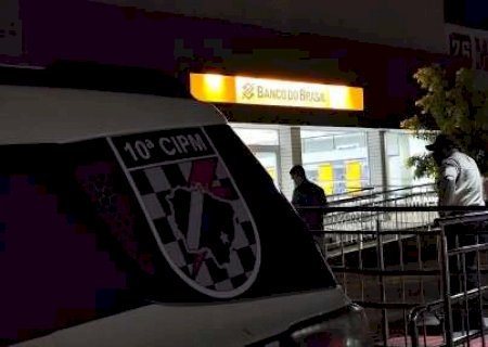 Rapaz em surto morre ap&oacute;s invadir ag&ecirc;ncia banc&aacute;ria