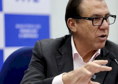 PECs da escala 6x1 não competem com proposta do governo, diz Marinho