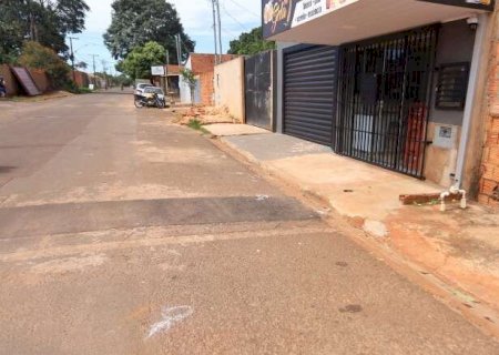 Clima de medo domina bairro ap&oacute;s execu&ccedil;&atilde;o de chapeiro em plena luz do dia