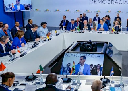 Pobres não podem pagar por irresponsabilidade das guerras, diz Lula