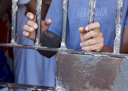 Presos podem ficar sem comida em 17 dias e MP aciona Estado