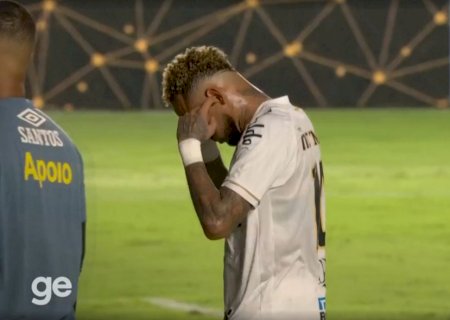 Neymar desabafa após coçada na orelha causar polêmica: "Não tem ser humano que aguente"