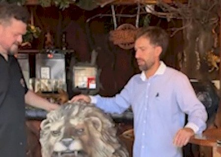 Le&atilde;o volta para casa e vira principal aposta de marketing da hamburgueria