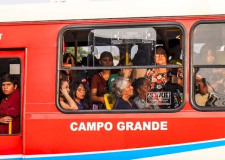 Feriado de Tiradentes altera hor&aacute;rios do transporte coletivo