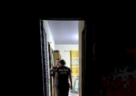 Pol&iacute;cia contabiliza 10 tiros em ataque que matou filho de vereador