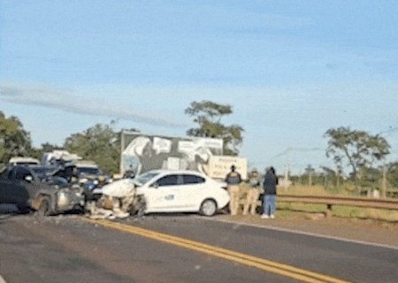 Acidente na BR-163 causa congestionamento em viaduto na sa&iacute;da para Tr&ecirc;s Lagoas