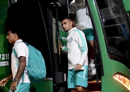 Andreas Pereira sofre trauma na região lombar e vira dúvida no Palmeiras