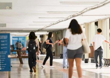 Ensino superior avan&ccedil;a, mas desigualdade racial e de g&ecirc;nero resiste no mercado