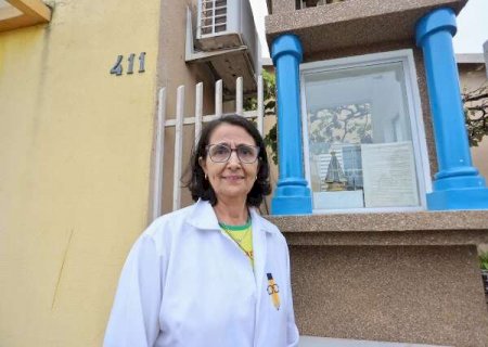 Maria pagou promessa e fez orat&oacute;rio para Nossa Senhora no muro de casa