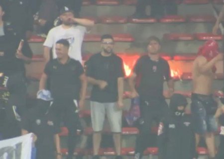 Independiente Medellín x Flamengo é cancelado por confusão na torcida colombiana; saiba o que ocorre agora