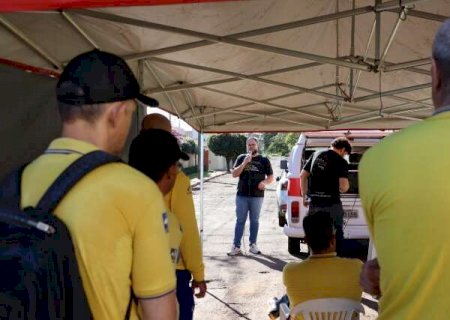 Greve dos Correios termina, mas categoria mant&eacute;m estado de alerta