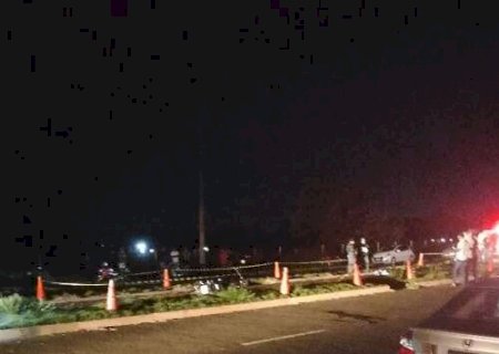Motociclista morre ap&oacute;s perder controle da moto em avenida