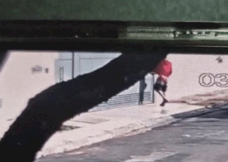 Desembargador tem casa invadida em plena luz do dia e ladr&atilde;o leva R$ 800