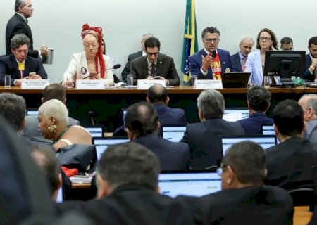 Centrão tenta derrubar transição de 60 dias para fim da escala 6x1