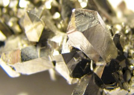 Brasil tem "vazio estratégico" em minerais críticos, diz especialista