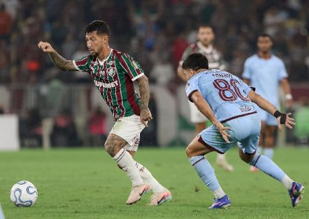 John Kennedy decide, Flu vence Bol&iacute;var e segue vivo na Libertadores