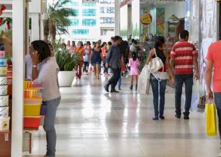Atividade econômica cai 0,7% em março em razão da guerra do Irã