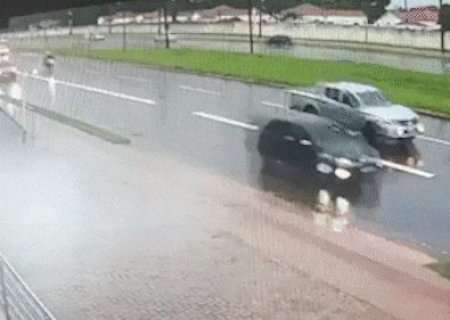C&acirc;mera flagrou acidente que matou motociclista sem CNH na Duque de Caxias