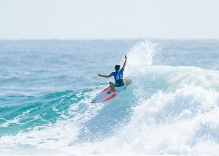 Australiana consegue onda quase perfeita e vence Luana Silva na final em Gold Coast