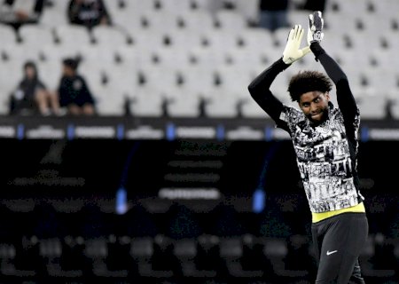Não é só Yuri Alberto: Corinthians também tem acordo com Hugo Souza para negociação