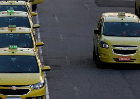 CMN regulamenta nova linha para motoristas de aplicativos e taxistas