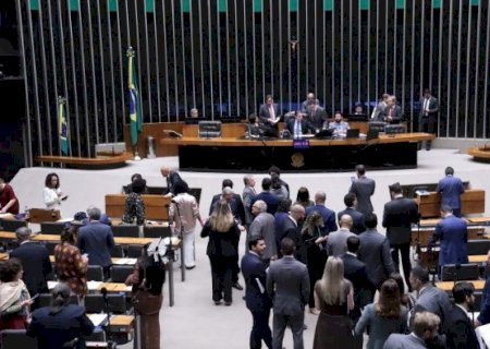C&acirc;mara aprova Refis eleitoral que flexibiliza puni&ccedil;&otilde;es aos partidos