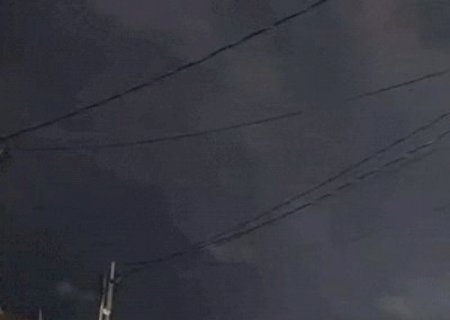"Chuva" de raios ilumina c&eacute;u e anuncia temporal previsto para Campo Grande