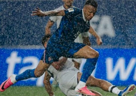Mbapp&eacute; marca dois gols e Fran&ccedil;a derrota Iraque na Copa do Mundo