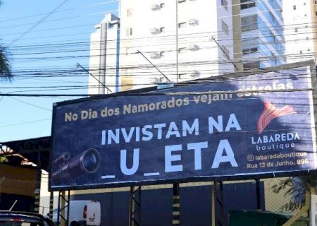 Ap&oacute;s tantos anos, propaganda manjada de sex shop ainda escandaliza