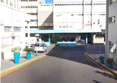 Homem &eacute; atingido por bala perdida enquanto assistia a jogo em casa de festa