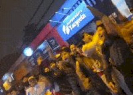 Vit&oacute;ria sobre a Alemanha leva multid&atilde;o de paraguaios &agrave;s ruas na fronteira