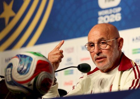 Técnico diz que Espanha vive "numa bolha" e que críticas motivam: "Não há desespero"