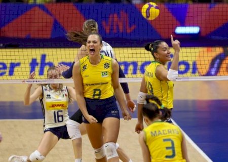 Brasil vence a It&aacute;lia em cinco sets e encerra s&eacute;rie de 39 vit&oacute;rias