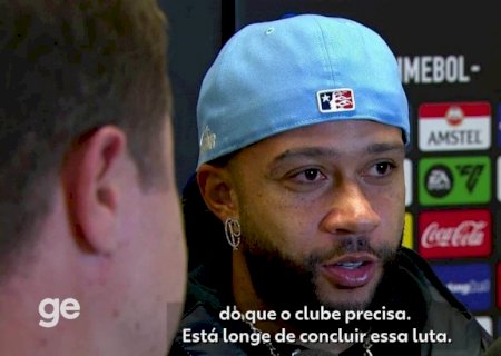 Novo reforço? Memphis tira foto de colega de seleção da Holanda com uniforme do Corinthians