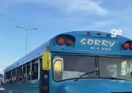 Carisma sobre rodas: delegação de Curaçao usa ônibus escolar antigo antes de amistoso; veja