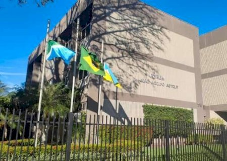 Ju&iacute;za manda acionar for&ccedil;a policial para despejar herdeiros de 11 e 17 anos