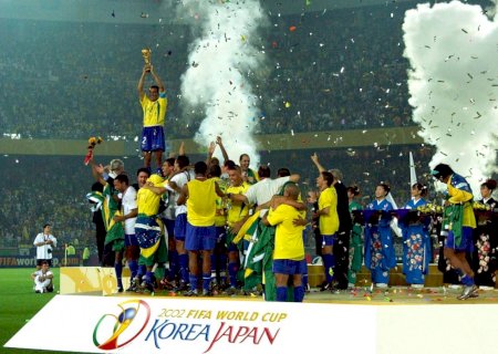 Redes sociais recordam 24 anos do penta: "Uniforme mais imponente do futebol mundial"